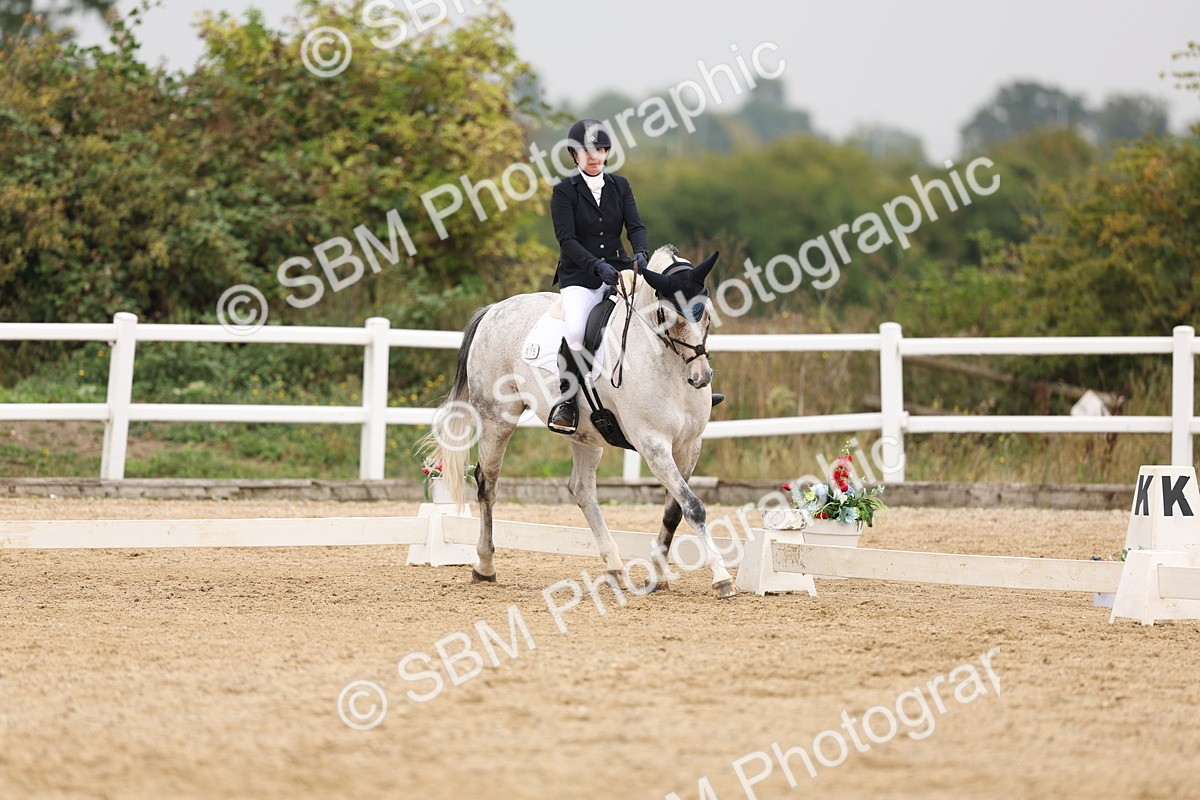 SBM_01622 - Class 9 - Novice 27 Champs