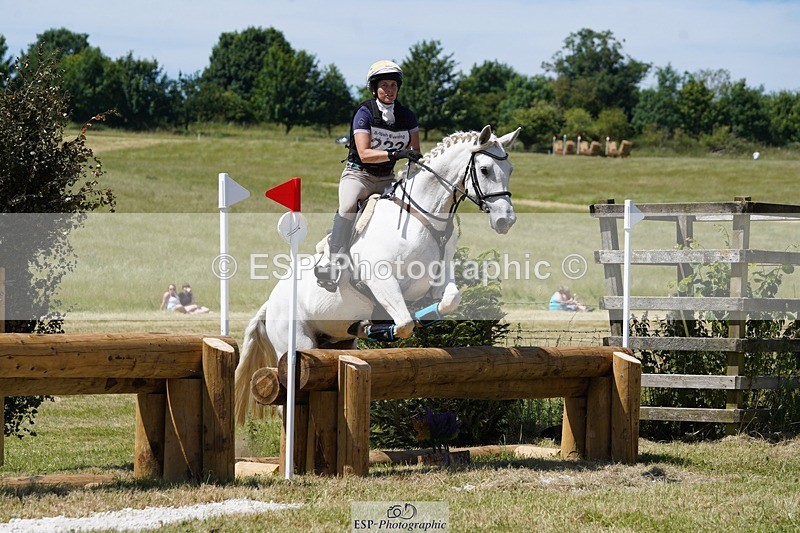 240629X-142950-3212 - 222-Kate_Jupp-CARROWNURLAUR_PRIDE