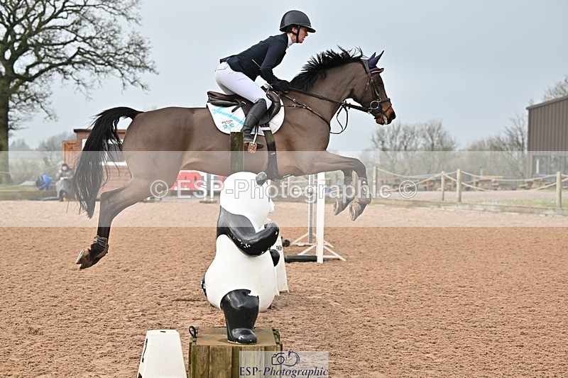 250122-140916-00578 - Cls 6 Foxhunter and 1.20m