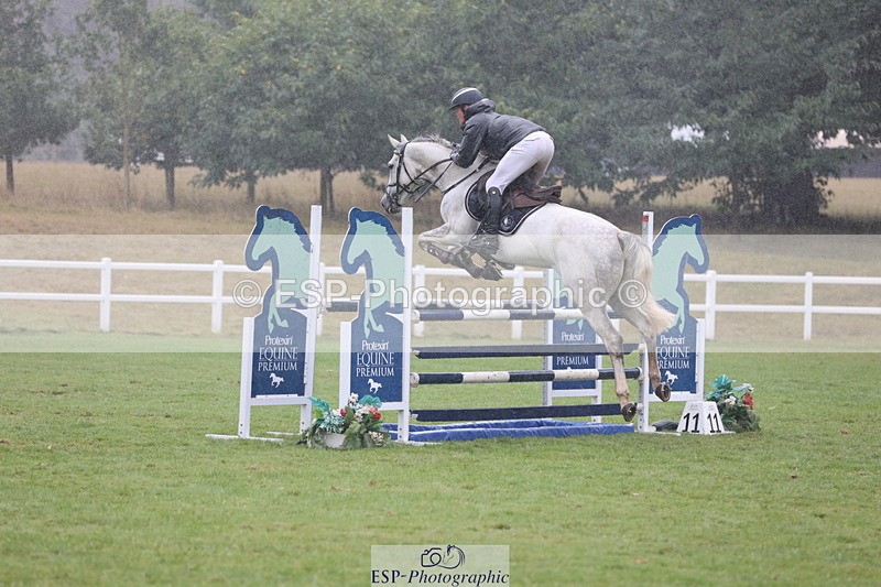 250830A-133945-06752 - Cls 16 Snr Newcomers and 1.10m Open