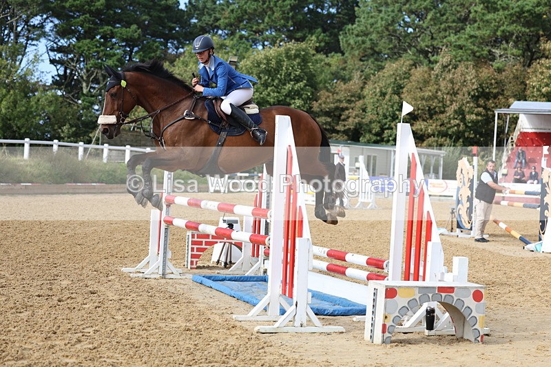 3E7A0555 - Class 13: Senior Newcomers/1.10m open