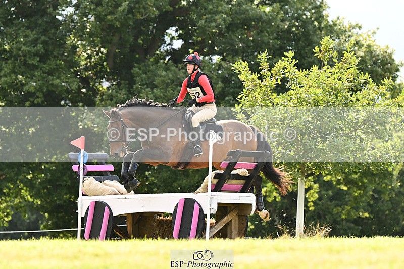 240825X-170944-37422 - 80cm XC 16.30 to 17.30