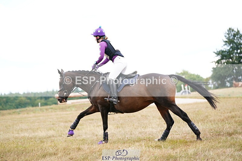 250802A-152346-07281 - F-272-Gemma.Wells-COMBE.BREEZE