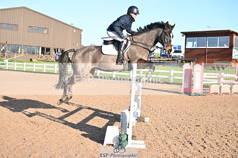 231210A-131006-02504 - Cls 20 Newcomers & 1.10m Open