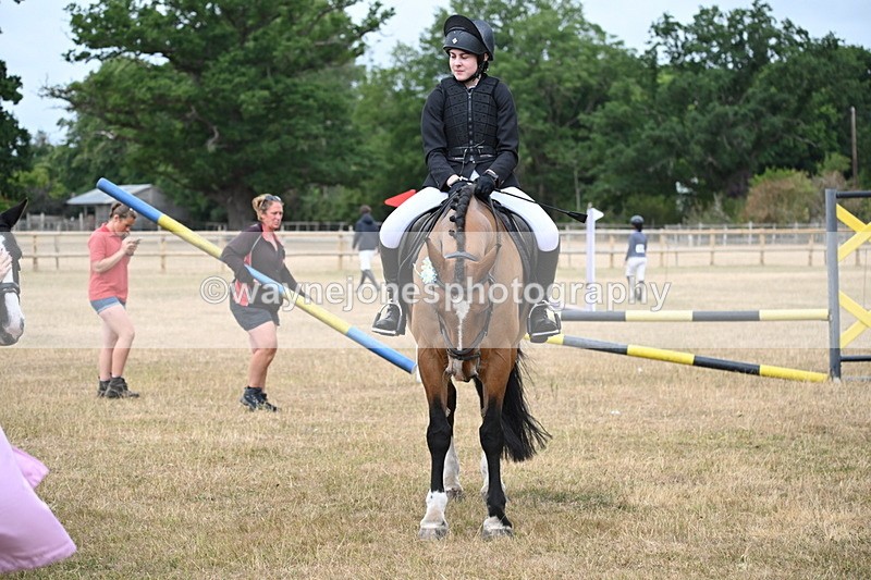 WJ6_0415 - Class 13 Novice Jumping 60cm