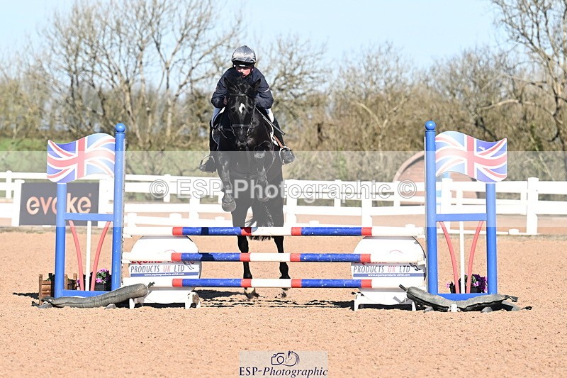 260318B-095105-00005 - Clear Round & Brit Nov 90cm