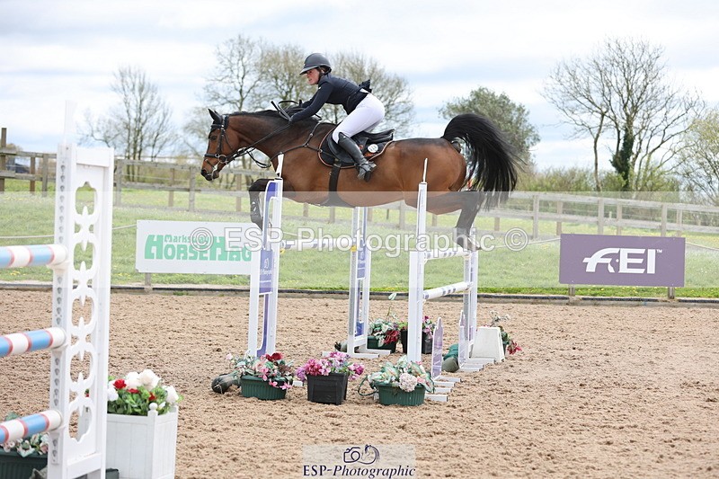 240419A-120415-06991 - Cls 6, 2 Star Medium Tour 1.35m