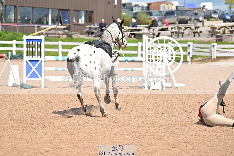 240504A-140852-02158 - Cls 20 & 21 Club & Schools 1m