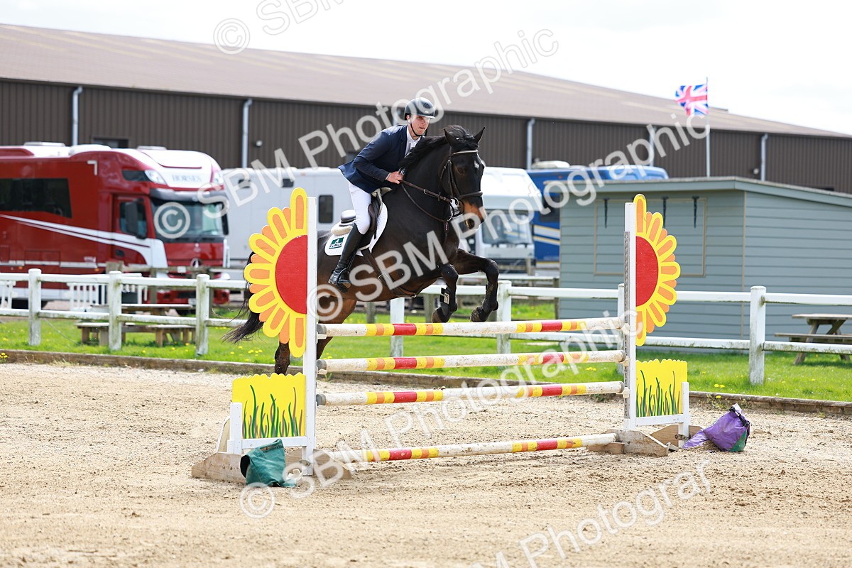 SBM_002449 - Class 10 - Senior Newcomers - 1.10m