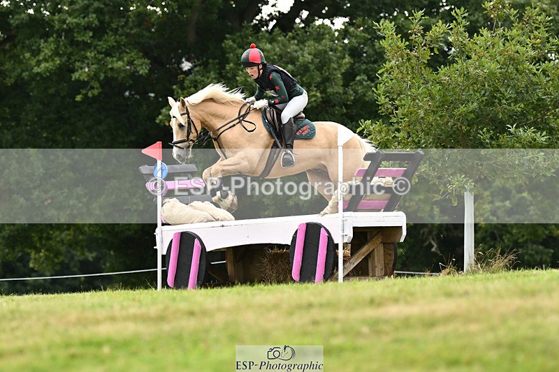 240825X-154922-36578 - 80cm XC 15.30 to 16.30