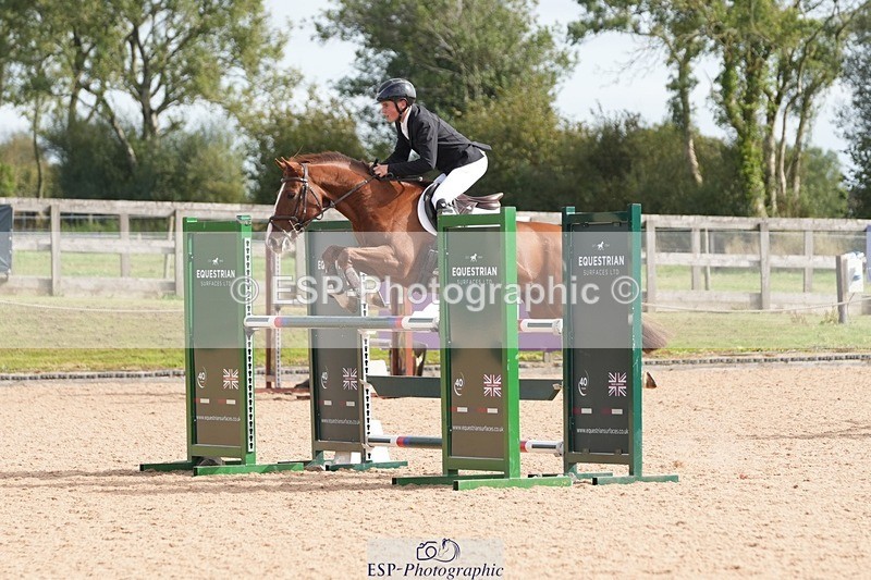 260926-140452-00424 - Cls 8&9 Pony Newc & Foxhunter