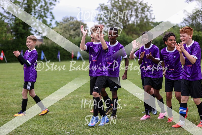 1DX31523 - Brook Field V Goddard Park