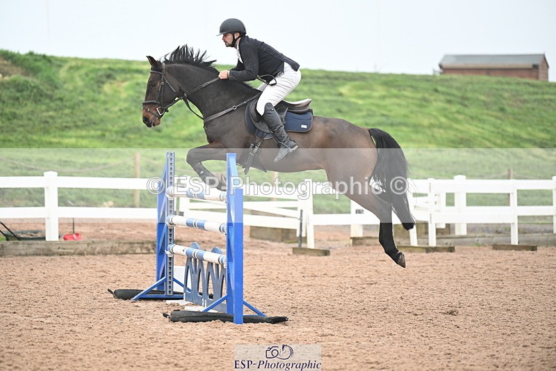 241102A-131125-04735 - SAT Cls 15 Foxhunter and 1.20m Open