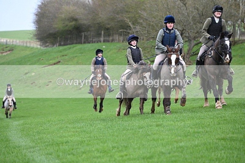 WJ6_9342 - Line Three