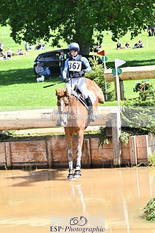 240525-120344-12896 - 367-CROSSTOWN_FINTANS_LAST-Catherine_Burrell