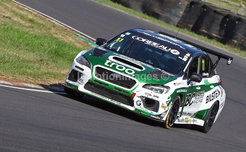  - TCR UK @ Castle Combe