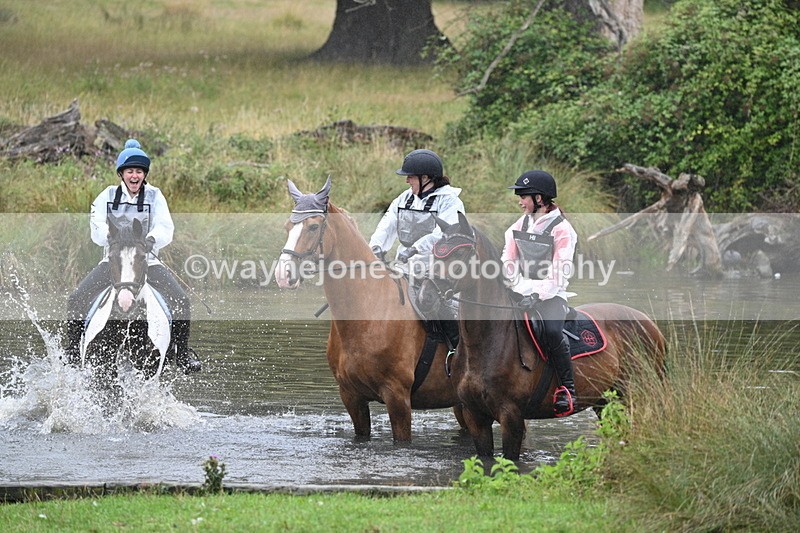 WJ7_8850 - Time at Water 11:53 to 12:23