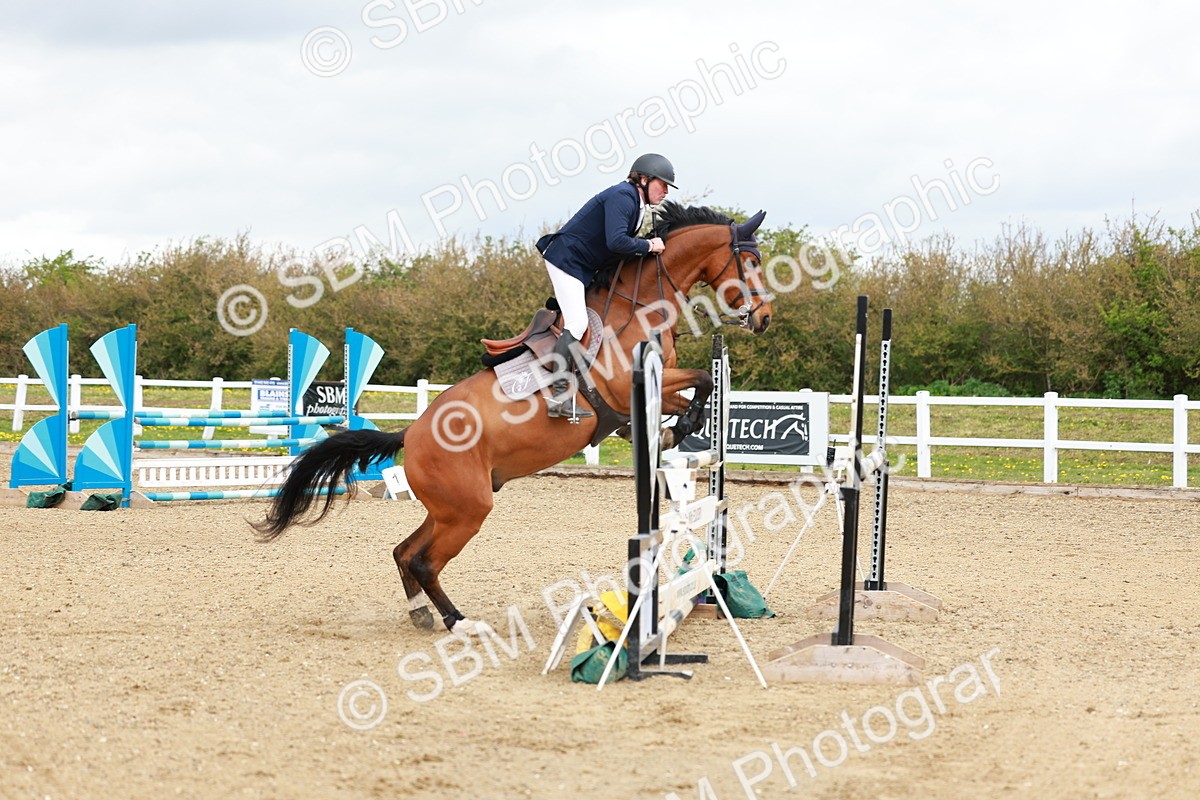 SBM_002350 - Class 10 - Senior Newcomers - 1.10m