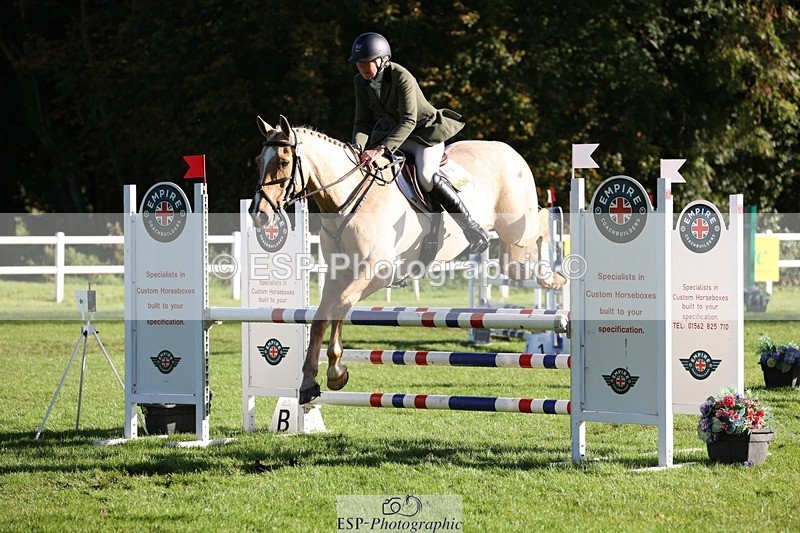 231022-104355-24703 - 612-CORRIEVIEW.MERLIN.MAGIC-Jane.Rogers-TrotUp+SJ