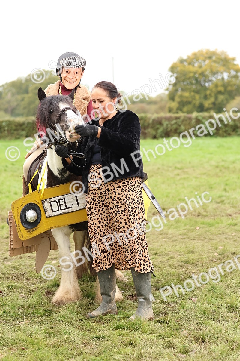 SBM_61665 - S37a - Fancy Dress Showing