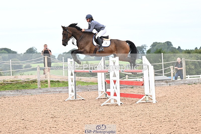 240828A-160510-01273 - Cls 5 Snr Foxhunter and 1.20m Open