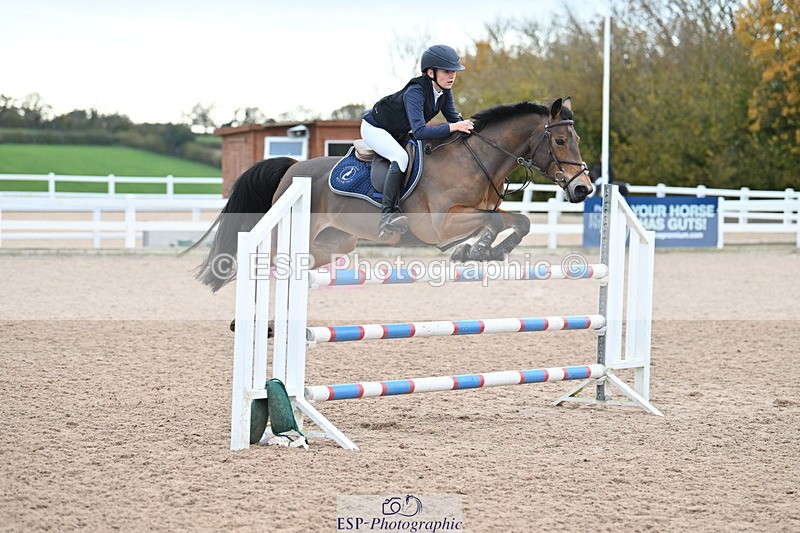 231119A-115809-05553 - Sun Cls 5 Newcomers & 1m Open