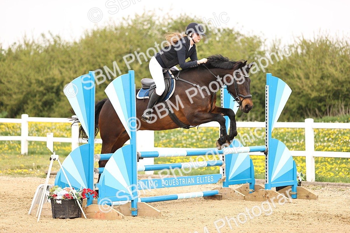  - Class 15 - Senior British novice - 90cm