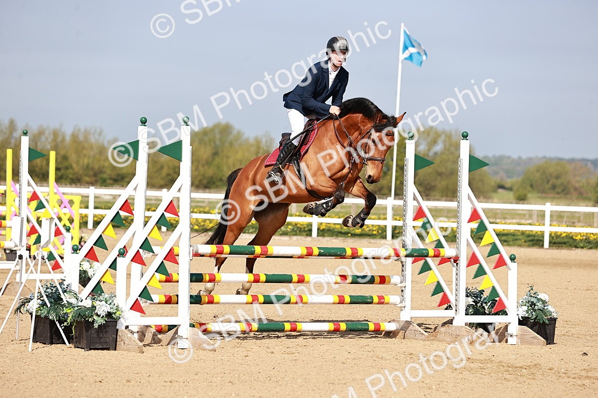  - Class 21 - Senior British Novice - 90cm