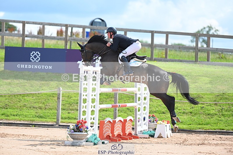 230721A-105108-05464 - Cls 6, 2 Star Medium 1.35m