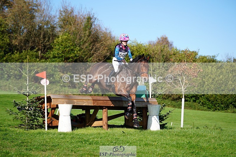 241026-142428-13975 - 509-Tichy.Sanders-SPARHANGER.VELVET