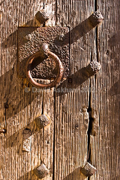 Old door (Leica X1) - Leica Photography