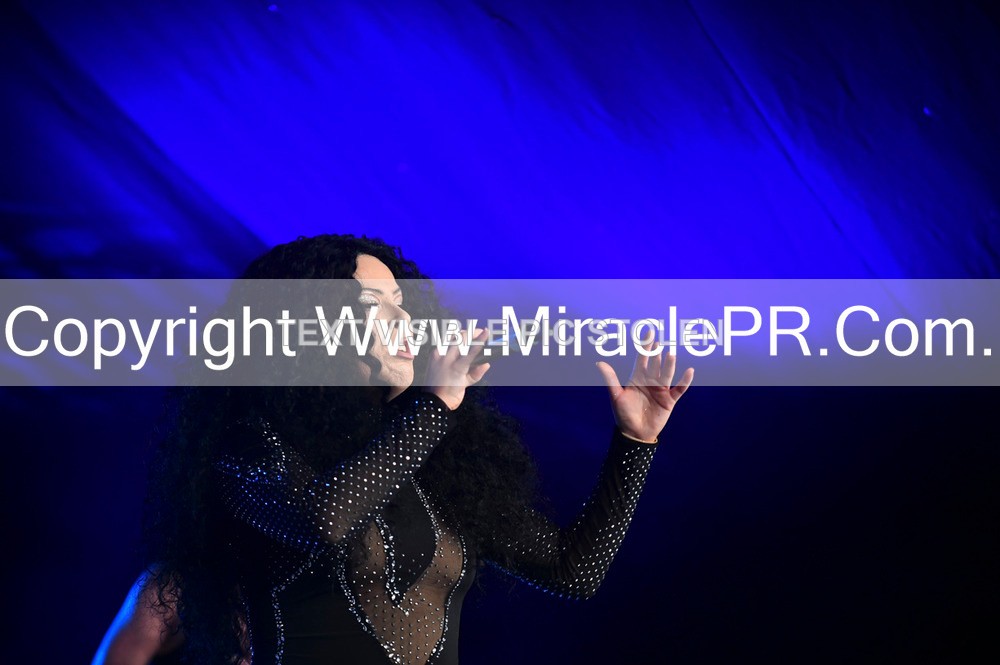 SH4_6068 - The Cher Experience