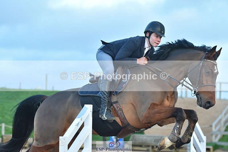 231119A-154150-06401 - Sun Cls 11-13 Children on Horses 90cm, 1m & 1.10m
