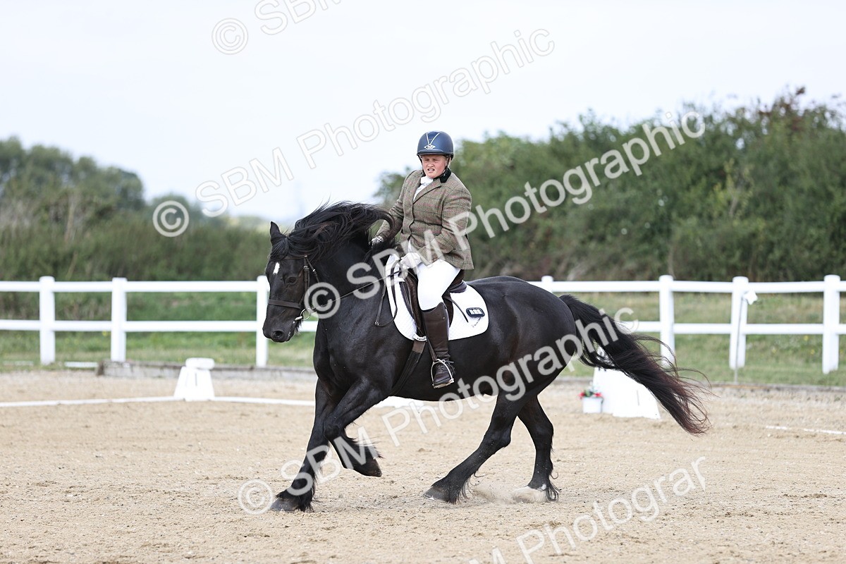 SBM_016742 - Class 14 Novice 23 - 11.53-12.56