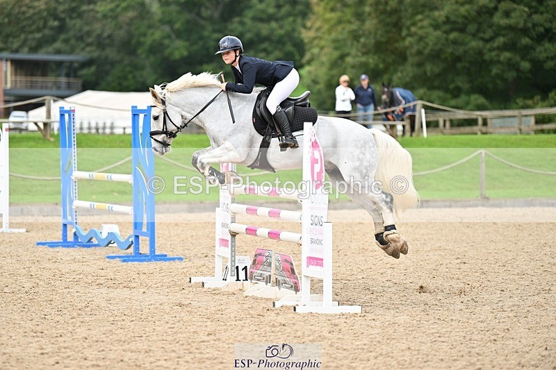 230930-123023-00498 - Cls 5 Pony Foxhunter & 1.10m Open