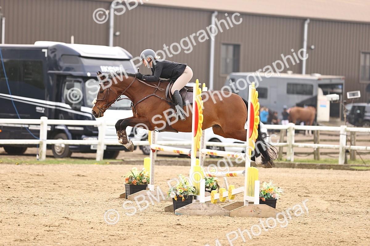  - Class 15 - Senior British novice - 90cm