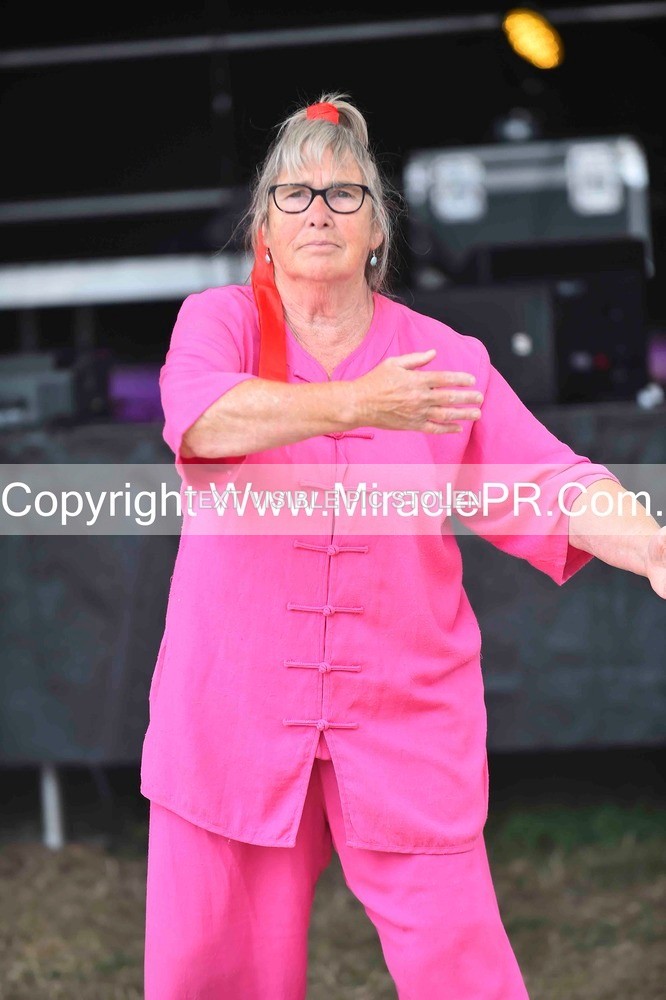 SH4_1486 - Tai Chi with Lisa Kay.