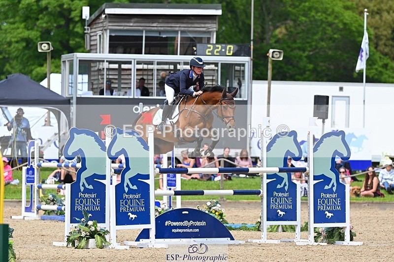 240525-142414-15690 - 446-SOMMERSBY-Jenny_Caras