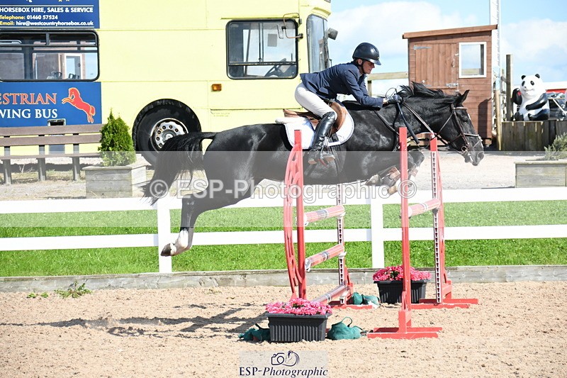 240913A-150917-04839 - Cls 25 1.10m Amateur Qualifier