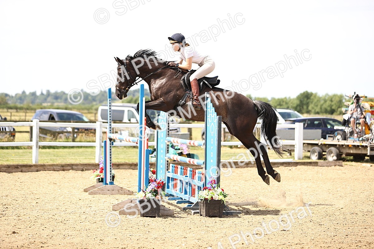 SBM_000634 - Class 15 - Redpost Equestian Senior Foxhunter - 1.20m