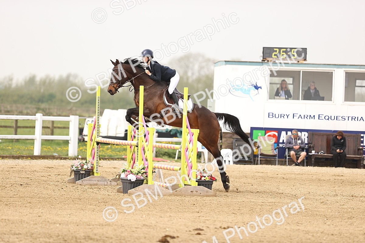  - Class 15 - Senior British novice - 90cm