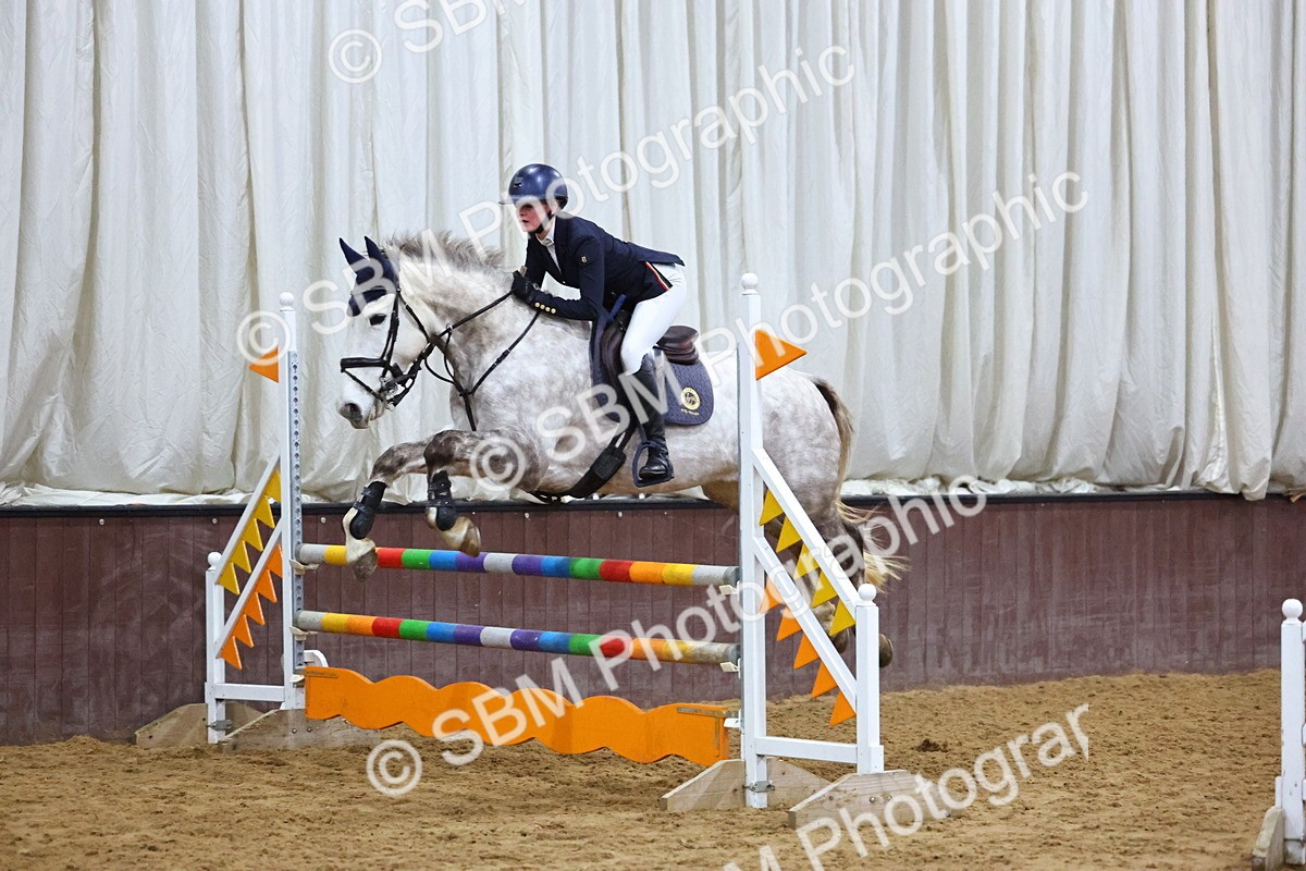SBM_002910 - Class 6 - Holly & Ivy Stakes - 90cm
