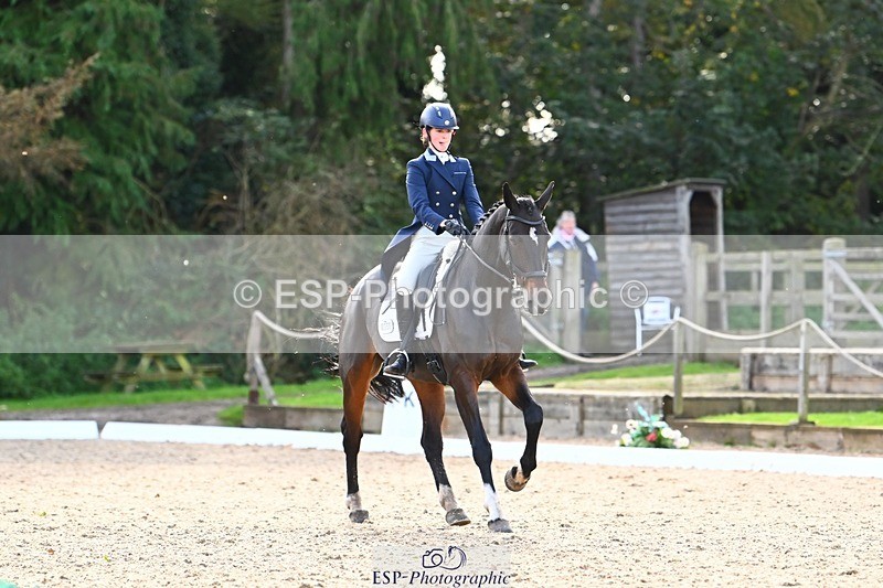 231021-143104-17845 - 358-ROYALE.MESSENGER-Anna.Singer-DR