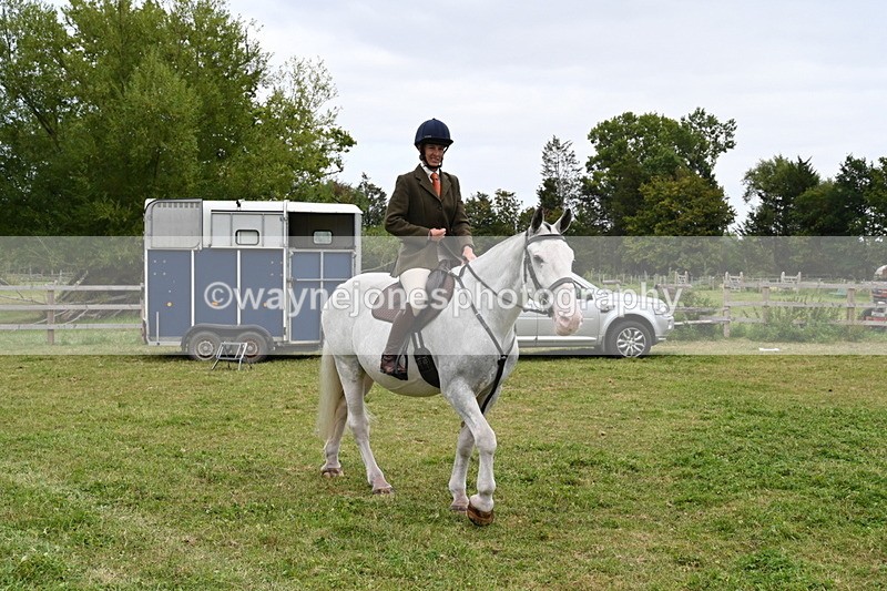 WJ6_2990 - Berks & Bucks - The Old farmhouse - Hound Exercise 20-08-25