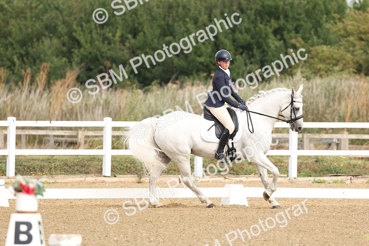 SBM_005387 - Class 6 - Novice 6 - 9.30-10.12