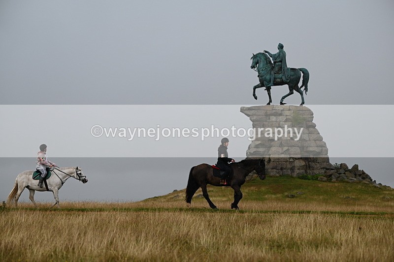 DSC_4000 - Time at Statue 14:56 to 15:05