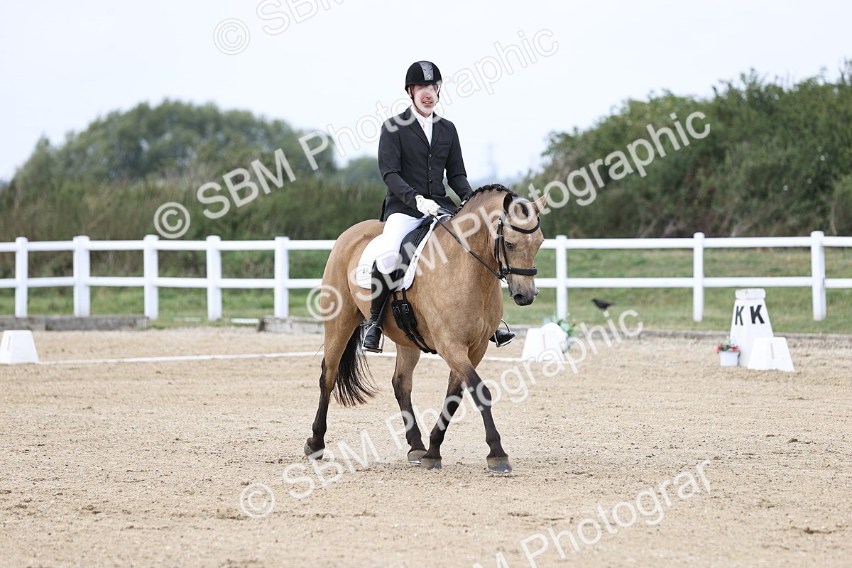 SBM_017466 - Class 14 - Novice 23 - 13.52-14.55