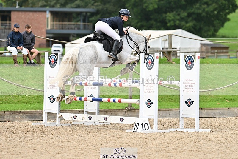 230930-123015-00497 - Cls 5 Pony Foxhunter & 1.10m Open