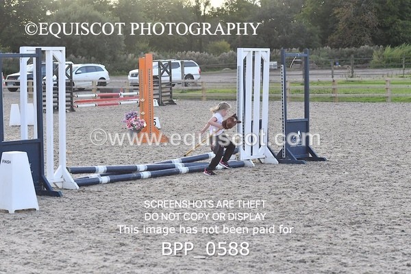 BPP_0588 - HOBBY HORSE SHOWJUMPING CLASSES