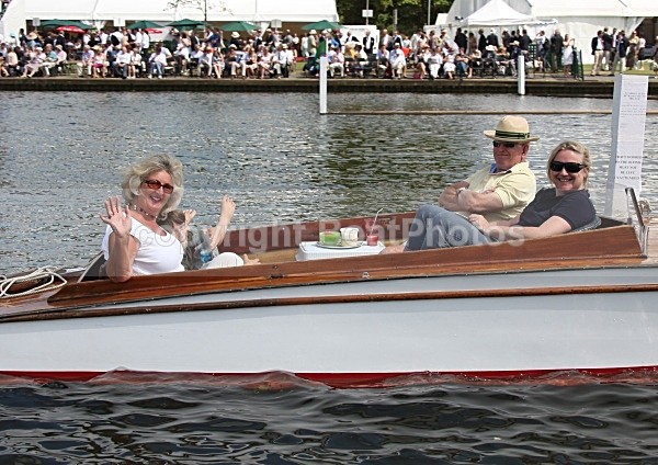 090703 SLIPPER LAUNCH IMG_7162 - HENLEY REGATTA FRIDAY 3rd JULY 2009